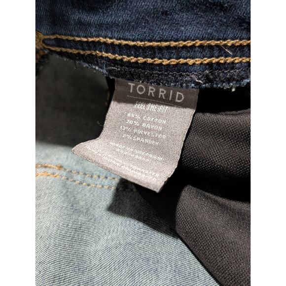 Torrid Super Soft Jeans Dark Wash Size 4 TALL No Button Pocket Stretch Lean Jean - Picture 5 of 8